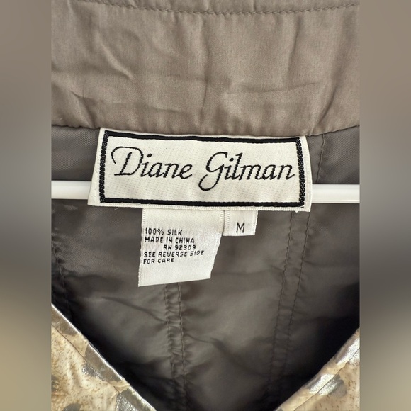 VTG Diane Gilman Metallic Tiger Print Button Front Vest Womens SZ M 100% Silk - Picture 2 of 8